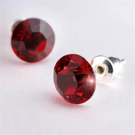 Fülbevaló, siam sötét piros SWAROVSKI® kristállyal, 8mm, ART CRYSTELLA® 1 pár